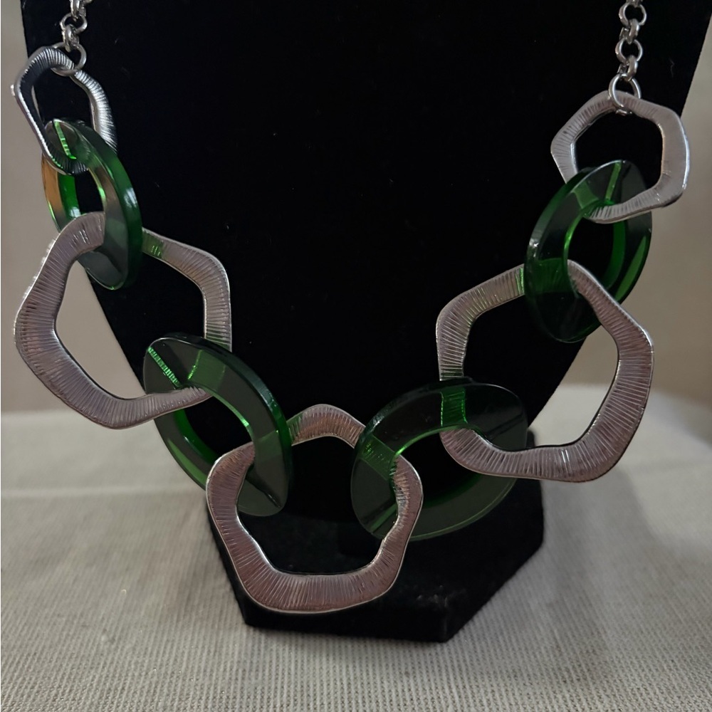 Elegant Silver and Green Necklace